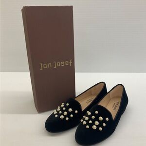 Brand new Jon Josef Gatsby Pearl/Black Velvet Flat Women’s size 6.5